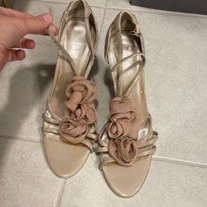 Well Loved Apt. 9 Heels. Sz. 9